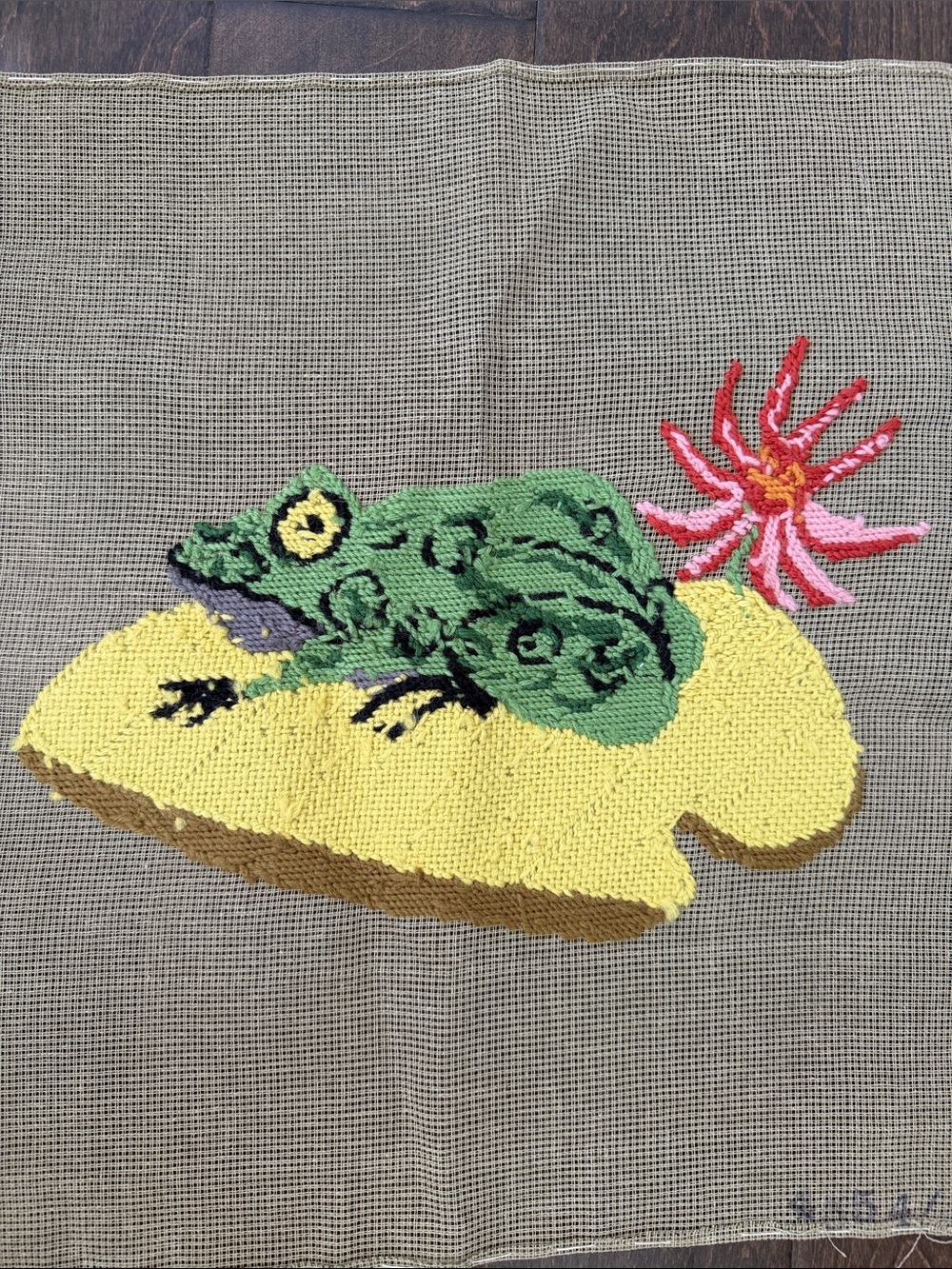Needlepoint - Unfinished - Frog on Lilly Pad - Picture 6 of 8